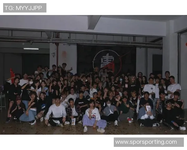 街舞盛宴:深入了解上海街舞队的风采与实力之旅 街舞盛宴:深入了解上海街舞队的风采与实力之旅