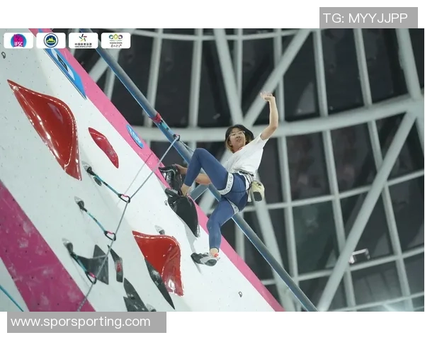 成都攀岩队防守分析与战术调整探讨攀岩比赛中的得失经验总结