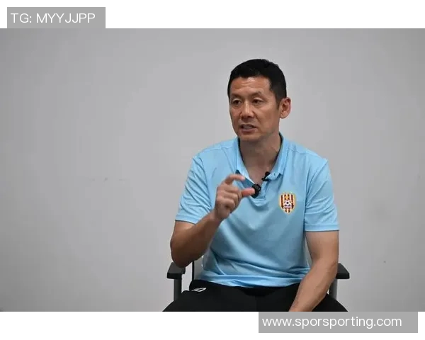 中国足球明星展现独特魅力与风采的脸庞背后的故事